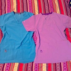 2 carhartt scrub tops stretchy xs